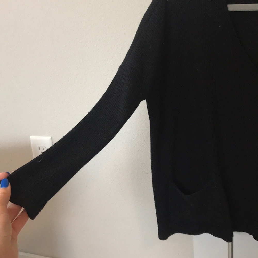 URBAN OUTFITTERS Black Sweater w Pockets - Picture 6 of 7